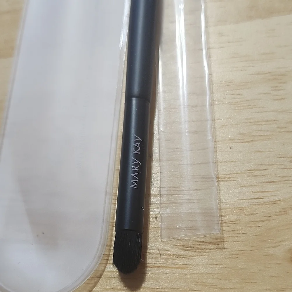 Mary Kay Black Makeup Brush, eye smudger, new in case